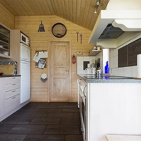 בית נופש Four-bedroom Holiday In *
