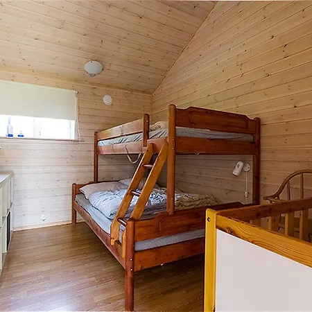 בית נופש Four-bedroom Holiday In *