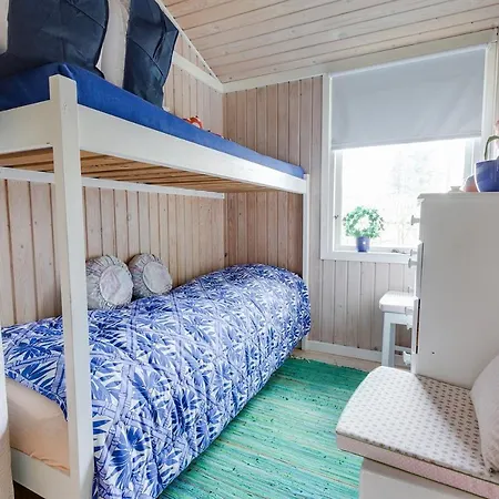 Four-bedroom Holiday In בית נופש הלס